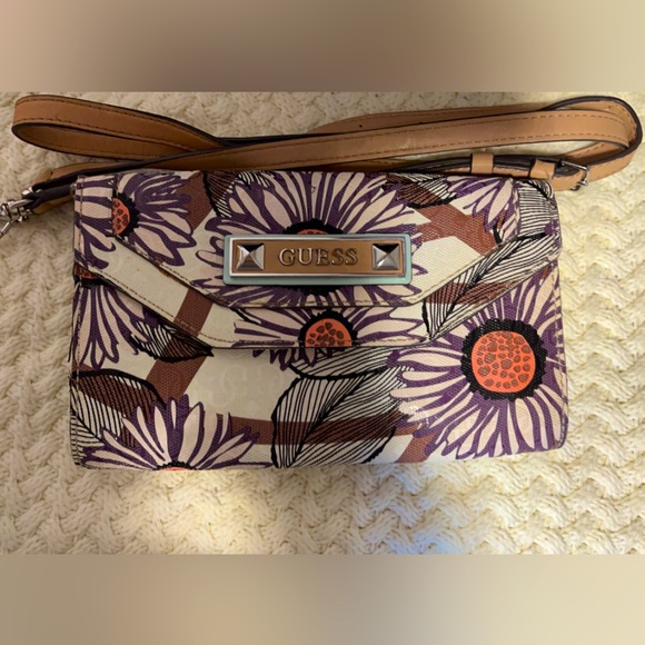 GUESS CrossBody - Picture 3 of 4